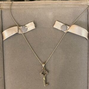 .925 sterling silver & diamond necklace